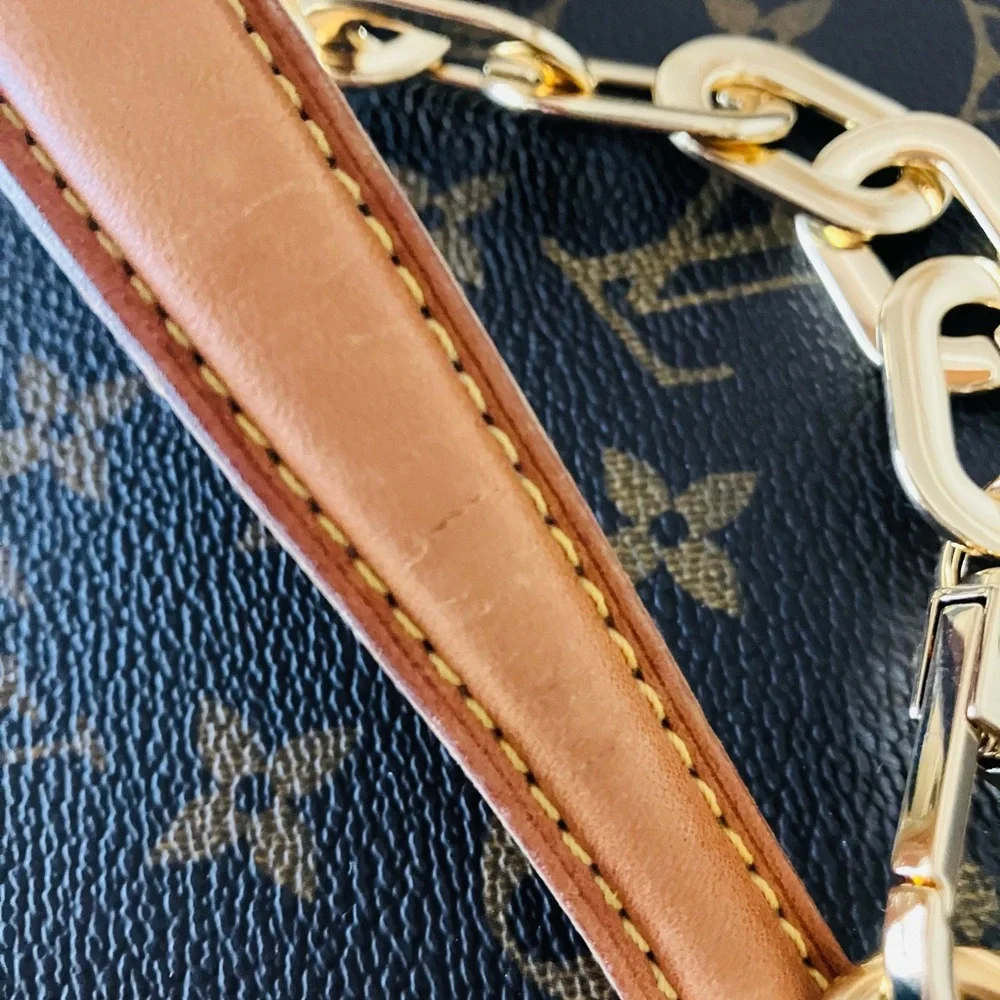 Louis Vuitton Monogram Brown Vanity Case with Gold Chain Strap - Picture 11 of 16